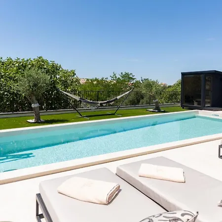 Lucija Loparia Pool&welness By Guide Lopar