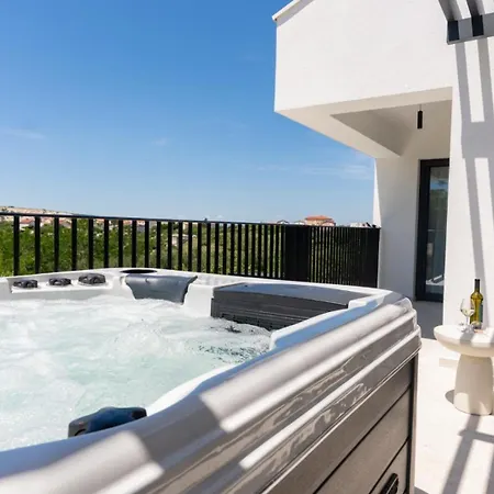 Lucija Loparia Pool&welness By Guide * Lopar